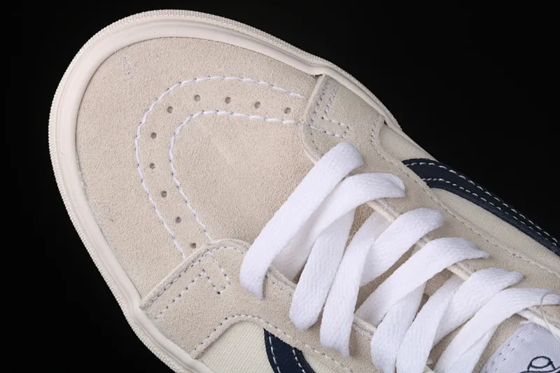All Categories Vans Vans Series Vans Mid Vans Sk8 Mid Reissue Vans Mid VN0A391FTP1 One size too large